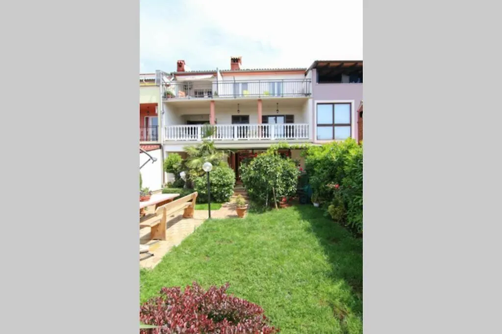 Apartments Kristina Fazana D Horvátország